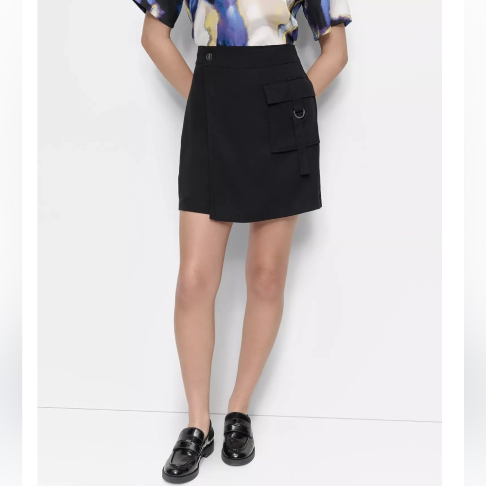 BNWT DKNY Black Women's Skirt with Cargo Pocket Detail